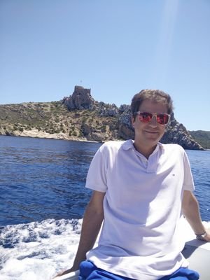 jcarboneror's profile picture. La vida va y viene, como una marea imprevisible de malos y buenos momentos. Menos mal que vamos de buenos....