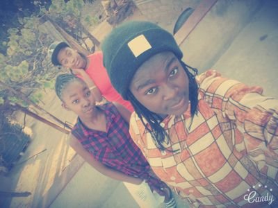 Am kinda cute, loving,kind,caring
am studying at the drama school✌
am a bookworm