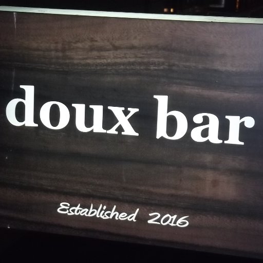 銀座にありますフレンチ系ラム・コニャック・カルバドスを中心に揃えたディジェスティフバーでございます
主にお酒のつぶやきです