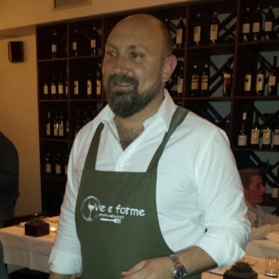 Co-Owner at @uveforme enoteca bistrot con cucina (via Padova 6/8 Roma), AS Roma fanatic, father of two, mountain lover, former rugby player, Wine & Food lover