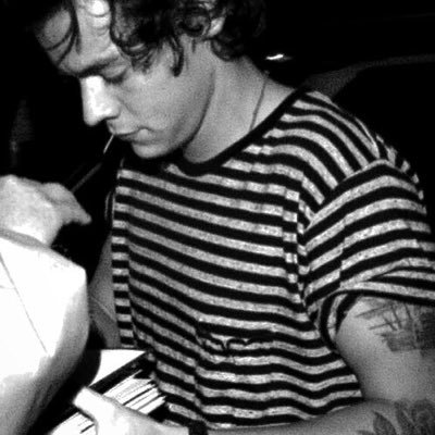 aidenrpgisl's profile picture. lost.