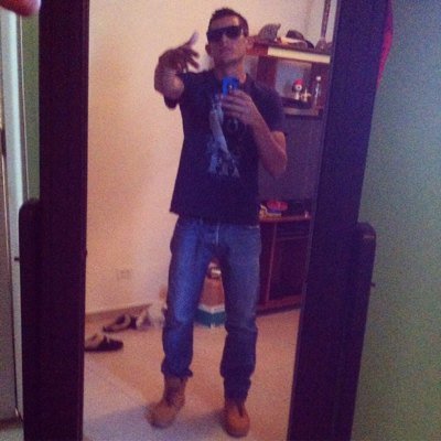 yo 100pre m dsplazo solo en la vía trankilazo y 100pr haciendo d las mías mucha sangr fría cuando se prend un evnto hay si kiers hablar pero t kedas en silencio