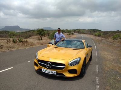 A dental surgeon by profession and an auto journalist by passion. Editor @ https://t.co/npolb7rrcN, Team @fasbeam. Ex - Deputy Editor @MotorBeam