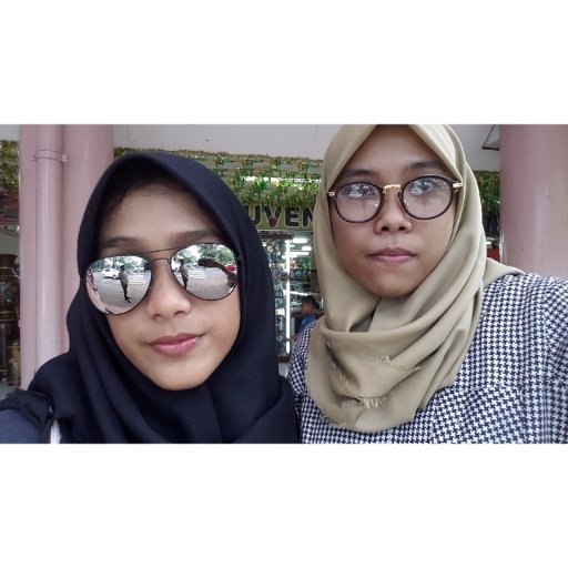 yang males ngetik atau gak sempet, saya menerima jasa pengetikan (hanya ketik) jika butuh DM yee :D atau email di alvina3003@yahoo.com