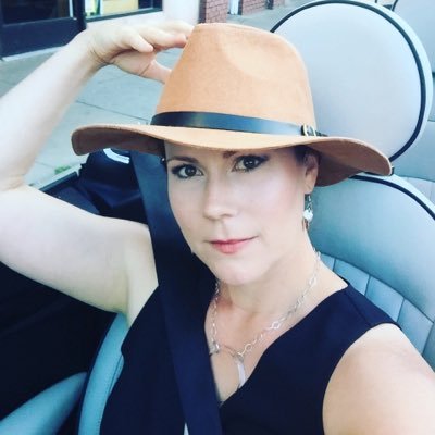 Aliemaxme's profile picture. Lover of all things creative, especially when they involve good food and drinks! - Views expressed are my own