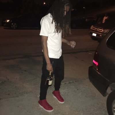 TWeezy da boss..... yung cool ass nigga..... I be fuckin hoes and gettin mooonney lol #team dreadhead......#team scorpio....#team nasty