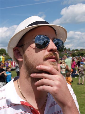 Harborough-based hat-wearing bird-botherer. Likes: hyphenating stuff. Dislikes: The American way of writing the date.