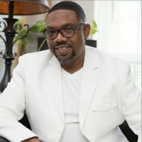 Howard Baker - @JoiByonSalon Twitter Profile Photo