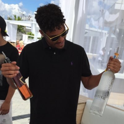 Emanuel93n's profile picture. Talvez até confuso, mas leal intenso!!! Brasileiro ,Bahia ,23, vivendo em Toronto