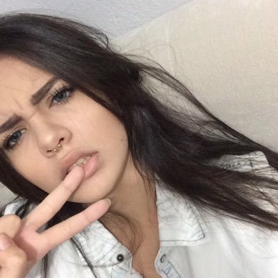 kiararpgflame's profile picture. lonely.