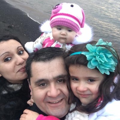 hescalonal's profile picture. MBA UDP, Magister Estrategia de Negocios, CPA de la USACH… felizmente casado @carolymartinez… 2 hijas: Valentina+Matilde