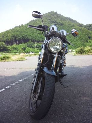 日々の空と一緒に、ちょっとした嬉しいこと呟きます。
今は、YAMAHA XJR400R('05)のバイクにハマり中w 
出没地→宮ヶ瀬、道志、山中湖