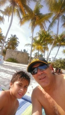 LuisMol41303902's profile picture. 