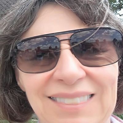 on twitter for some good laughs and hoping and praying we are not all going to hell in a hand basket. Not an engagement farmer. I block nitwits, pornos, etc.
