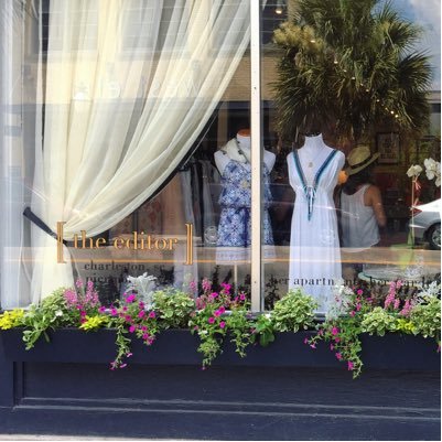 theeditorchas's profile picture. her apartment • her wardrobe • her life