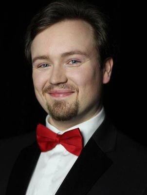 Classically trained Tenor, Vocal Coach and proud member of the @AllThatMalarkey Cabaret Ensemble