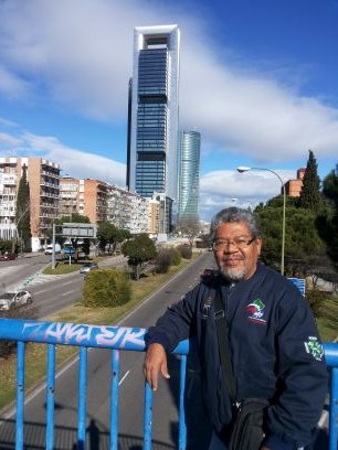 venezolano, periodista de investigación, amante de los deportes y la música