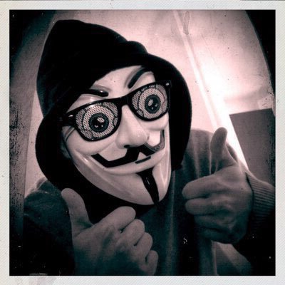 Somaxoff's profile picture. Twitter me prend comme l'envie de chier... Ça n'arrive pas tous les jours mais qu'est-ce que ça fait du bien #chilleur