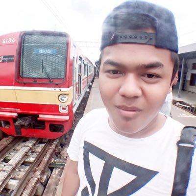 RezzaPutra19's profile picture. simple