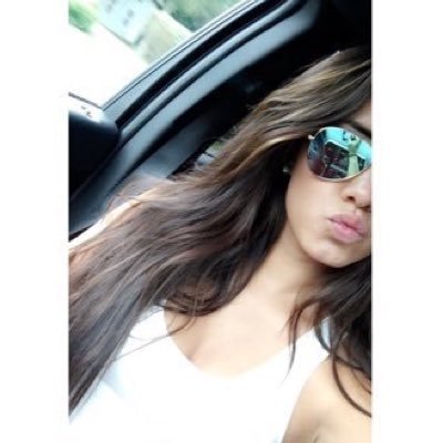 jaclalli's profile picture. She danced down the streets of New York with no shoes on, and her head is in the clouds