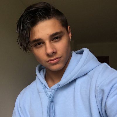 alex06370's profile picture. 