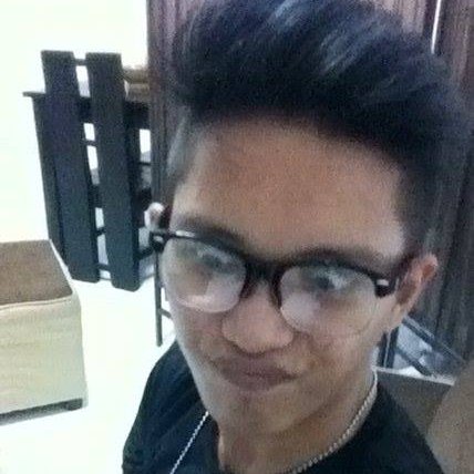 OmgItsCarlcxz's profile picture. 