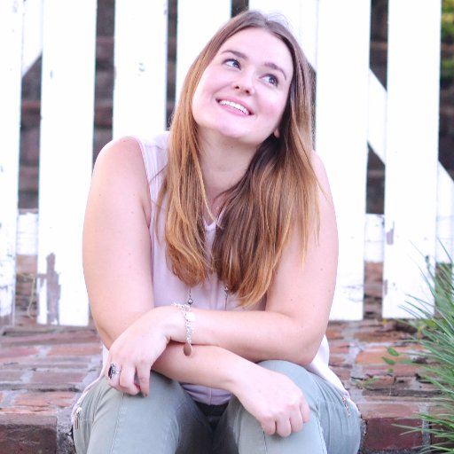 graphic designer, chalkboard creator, font freak, & comic book connoisseur