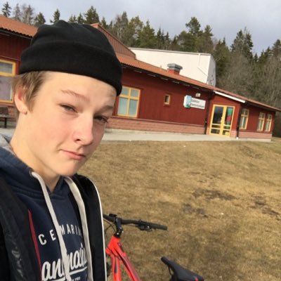 4mbr0z's profile picture. ....vad ska man säga