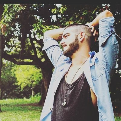 pipesalzar's profile picture. Evitemos descripciones objetivas-Sexy-gordo-calvo y barbado