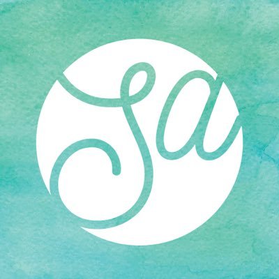 graphic designer. i like type, image & colour. favourite color is green but i like blueberries. current obsession: new recipes & interior design.