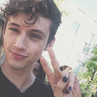 backup for @ohkaytroye bc apparently a scary thing is happening (you don't have to follow here this is just for me)
