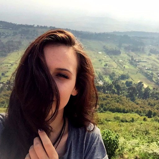 Olyaa_la's profile picture. 