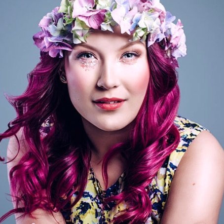 Este twitter é para divulgação do meu canal no youtube com o mesmo nome Donna senhorita,desejo que visitem e fiquem a vontade.