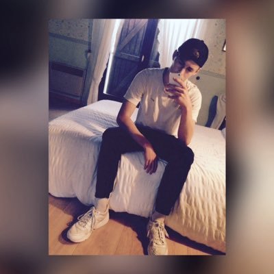 klmh13's profile picture.