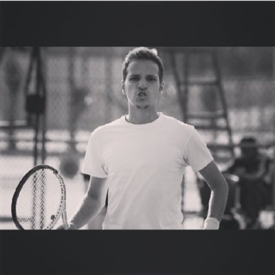 Made in @kfupm | Tennis | PremierLeagueHolic مهتم بكل شيء لكن تويتر لمشاركة الاراء الرياضية فقط 🎾⚽️✈️⌚️