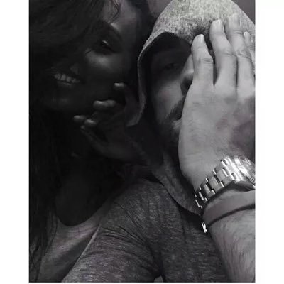 Bxdgirl_bizzle's profile picture. -Fatou- Avec ce que j'ai dans la tête je pourrais écrire 10 Romans
