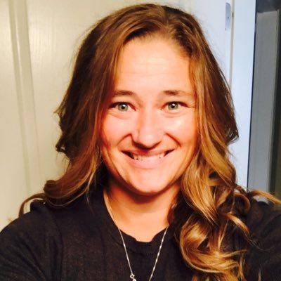 Mom of 2 beautiful girls , avid runner , soccer player and ice hockey . Lover of all things active ! Nuun Ambassador for 2016