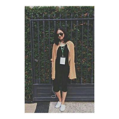 bizgabr_'s profile picture. tell me it's okay.