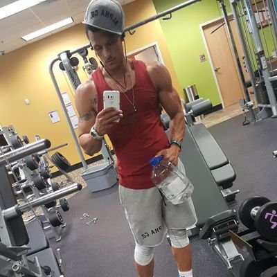 ngoinsfitness's profile picture. Chasing dreams so my family doesn't have to struggle...follow my journey 

Snapchat : ngoinsfitness 
YouTube : ngoinsfitness
IG : ngoinsfitness