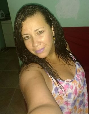 Na boca do povo virei celebridade! Mais pra falar de mim, tem que ter muita criatividade.