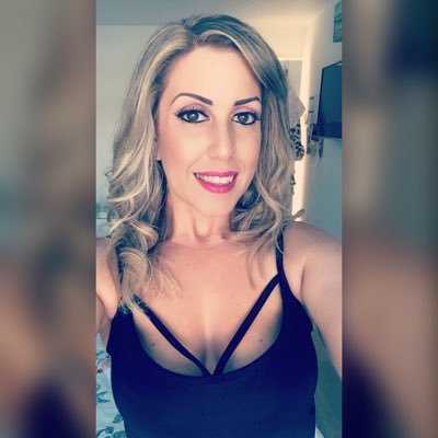 kellykelza87's profile picture. Instagram Kelly_phillips878 rather say it with a picture