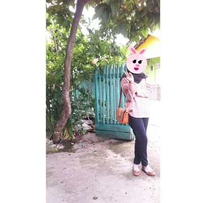 Lya_AuLiiaa's profile picture. Titik