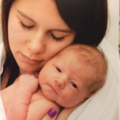 haalezmaee's profile picture. Mama to Paisleigh Mae; girlfriend to Brandon ❤️