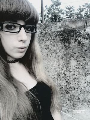 ♡Naomi-15y.o.♡
★Rocker-punk-emo girl; many people think I'm mad...TRUE★
