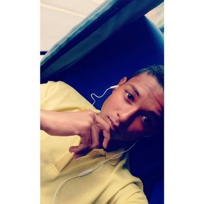 Nilson_Camps's profile picture. Eu era um trouxa, mas o tempo passou e a vida me ensinou, e hoje, sou um trouxa com experiência!