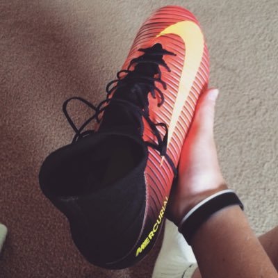 midgitsensation's profile picture. sc me at PutPut11⚽️⚽️⚽️