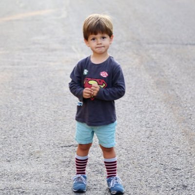 EffervescentImp's profile picture. My dad looks like Justin Bieber.