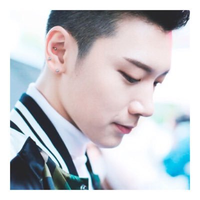 flyten_'s profile picture. moods，