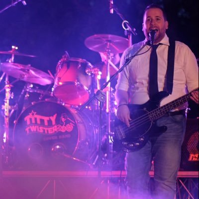 ilcomi's profile picture. Profilo ufficiale di Simone Comi, bassista dei TITTY TWISTER. Dove si suona...c'è @ilcomi.