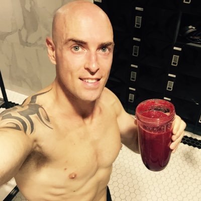 LiveHomeWorkout's profile picture. 